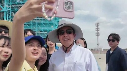 马英九参观酒泉卫星发射中心