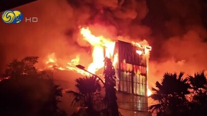 印尼抗议者纵火焚烧市议会大楼，示威升级
