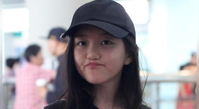 李嫣上海吃饭被偶遇，大冬天穿短袖很抗冻，又瘦又美很像妈妈王菲