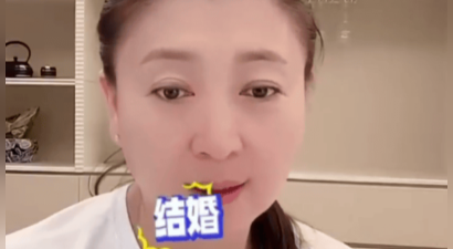 闫学晶直播哭穷引热议 称儿子年收入几十万不够家庭开支