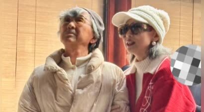 78岁林子祥现身上海，满头白发打扮洋气很潮流，叶倩文穿红衣显年轻