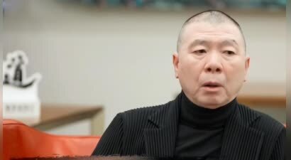 两次大起大落，被传移居美国、豪宅被烧的冯小刚，如今认怂了？