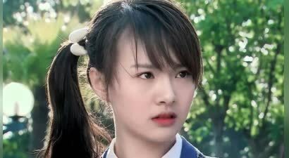 郑爽国外为儿子庆生，素颜出镜被夸母爱满满，全家福首曝光