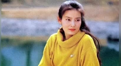 潘虹：24岁嫁人，离婚38年未婚，如今70岁仍孤身一人