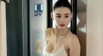 张柏芝也太顶了吧？生了3娃还能穿小白裙，不愧是少妇界天花板