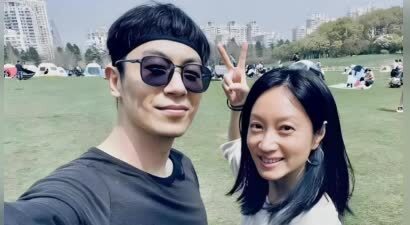 朱亚文晒婚戒霸气回应婚变