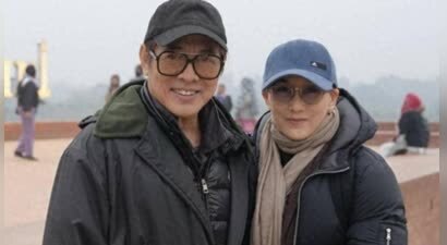 61岁李连杰和63岁利智近照爆出，老态尽显，跟普通的老年人没区别