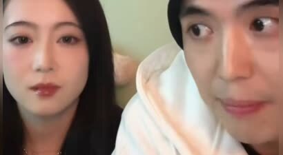 演员王星开启直播：女朋友露脸，若有机会愿改编成电影