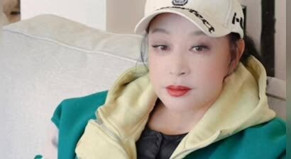 74岁刘晓庆与妹妹外甥决裂 为不生育人群敲响了警钟