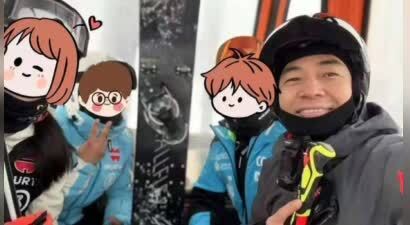 崇礼偶遇撒贝宁滑雪 与粉丝合影超亲切