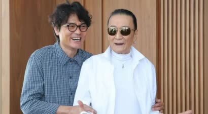 四哥谢贤罕见现身，精神不错力破中风传闻，林家栋陪伴更像儿子