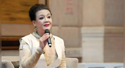 张兰汪小菲账号全军覆没，儿媳妇马筱梅带员工直播，顶起了半边天