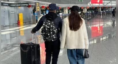 郭富城方媛回香港，郭富城一个人拿全部行李，两个孩子留外婆家