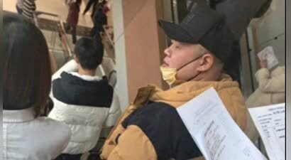 网友北京医院偶遇岳云鹏 戴口罩状态良好