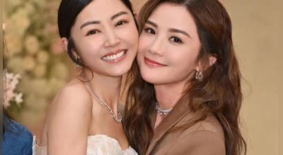 蔡卓妍参加卫诗雅婚礼并晒现场照 与新娘拥抱感情深厚