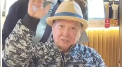 73岁洪金宝坐电动轮椅被网友偶遇 面色红润精神状态良好