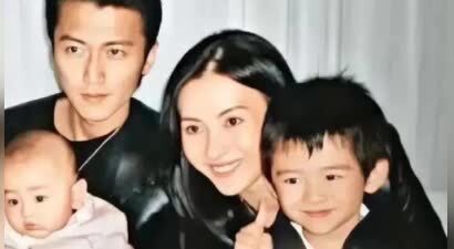 好久不见张柏芝二儿子Quintus了，完美继承爸妈颜值？