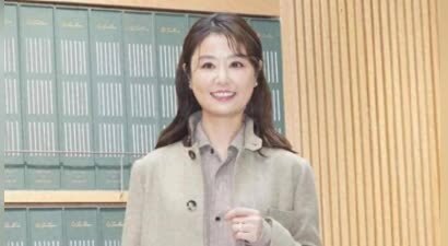 49岁林心如大变样，脸部浮肿，酒窝淹没，网友辣评：医美后遗症