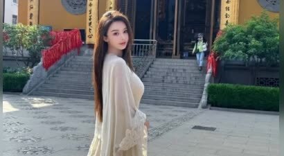 冯绍峰新女友也是网红？网友吐槽审美降级，前任孙心娅曝其或再婚