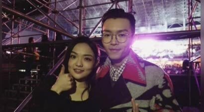 徐佳莹晒昔日合照深情悼念方大同
