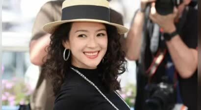 太巧了！章子怡出席活动，森立北李巧更新动态，疑似"宣誓主权"