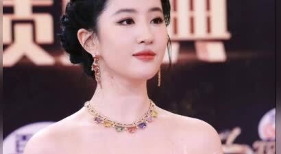 上海这一夜，人情世故，江湖地位，在刘亦菲身上体现得淋漓尽致