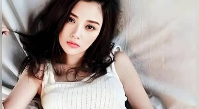 娱乐圈“清纯玉女”的惊天逆转：人设崩塌，谁是下一个？