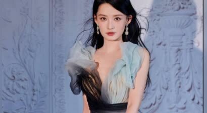 李沁身着墨染华服，演绎国风时尚美学