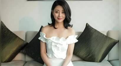 殷桃的身材被低估，穿瑜伽裤身材紧致，成熟且有魅力！