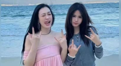 钟丽缇带女儿参加饭局，考拉才15岁颜值身材已赶上妈妈，气质美艳不输明星