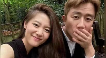 黄轩晒与女友牵手照，大大方方秀恩爱！女友视角下的黄轩帅气爆表