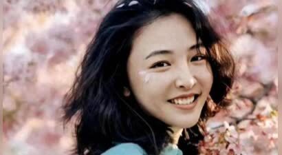 爆红后隐婚生女，却遇渣男老公离婚，今15年前的灵动少女又回来了