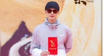 徐正溪时隔一年惊喜复出，亮相横店新剧开机仪式现场