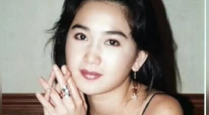 曾是大尺度激情戏“艳星”，34岁嫁豪门至今无子，如今她过得怎样