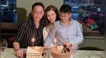 李嘉欣62岁姐姐冻龄美貌依旧，姐妹感情深厚，气质优雅状态好