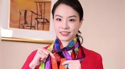 吴敏霞40岁状态惊艳！曾经的跳水女王，如今家庭事业双丰收