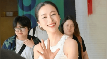 42岁江一燕复出太惊艳，穿露脐背心皮肤白到发光，这状态说24岁我都信！