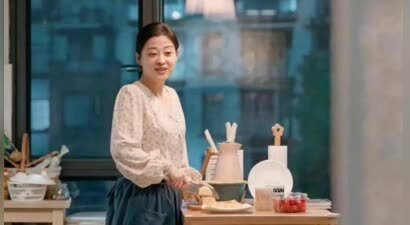 两腮无肉，满脸疲态，颜值竟压梅婷，谁的审美出问题？