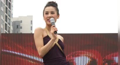 从商演到豪门婚变，黄圣依杨子“分居不离婚”，背后玄机何在？