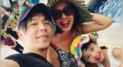 朱茵一家三口看演出，素颜肤色好真实，12岁女儿遗传妈妈一半颜值