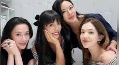 许玮甯晒照为李靓蕾庆生，隔空亲亲画面超有爱