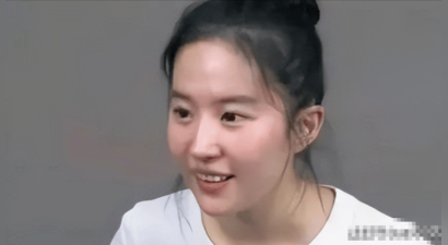刘亦菲素颜出镜，与路人无差别，网友：这才是真实状态