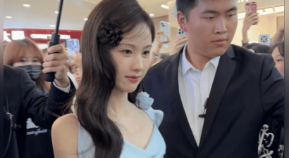 31岁陈都灵露面：穿蓝色长裙美得清新脱俗，苏有朋眼光太毒！