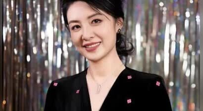 周涛真的好漂亮啊！在央视主持人里面能不能排进前三？