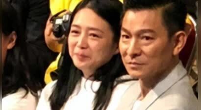 他是刘德华唯一绝交的朋友，两人曾被传言为断背，今成光头大叔