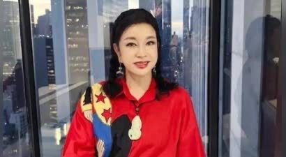 原来刘晓庆一直戴假发，真实发量稀疏快秃顶