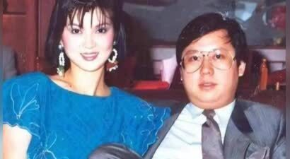 44岁林孝贤和41岁霍启山当伴郎，谢玲玲盛装出席婚宴，并在线催婚