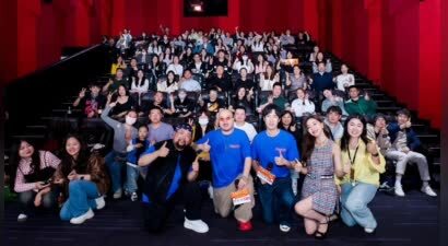 《人生开门红》凤凰网公映礼 易小星携邓家佳常远修睿亮相