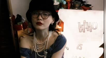 被金靖这组复古造型惊艳到!喜剧人秒变文艺女神~