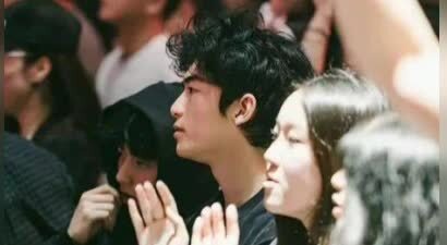 演唱会这4天，谢霆锋与儿子越发亲密，张柏芝一反常态，回忆旧事